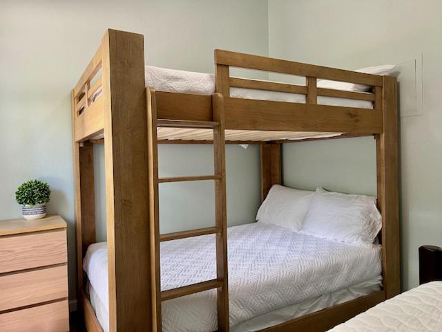 Bluebird Bay Resort Монтиселло Экстерьер фото